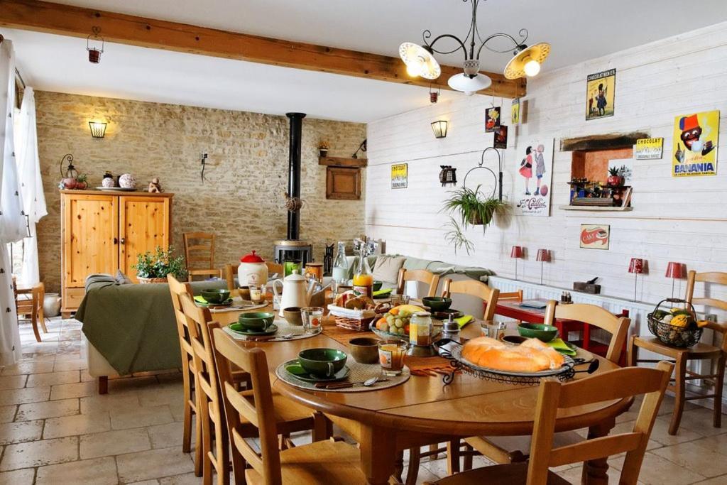 Chambres D'Hotes Soleil Et Cacao Siccieu-Saint-Julien-et-Carisieu ภายนอก รูปภาพ